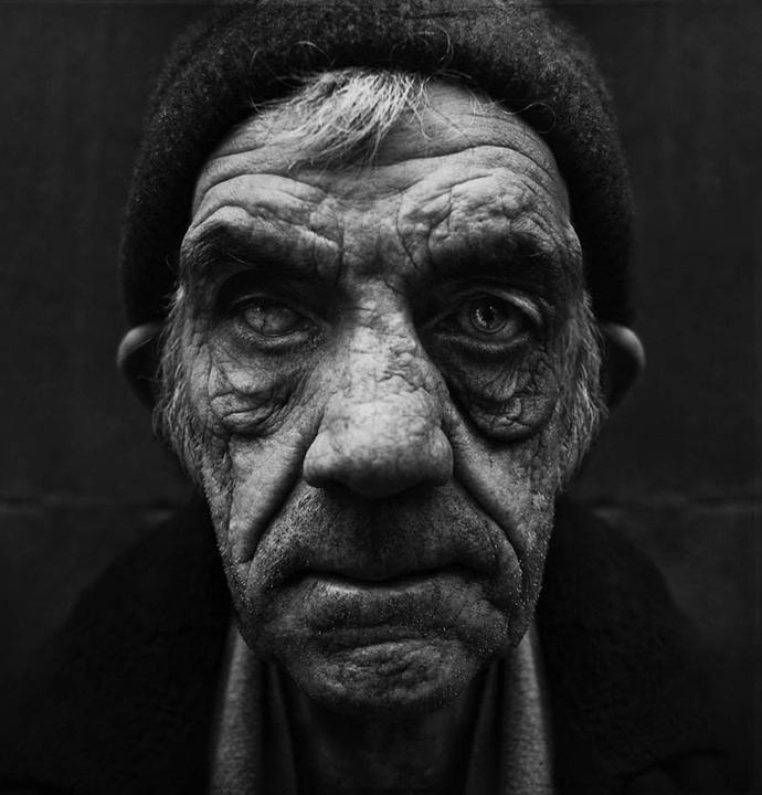 homeless-black-and-white-portraits-lee-jeffries-27