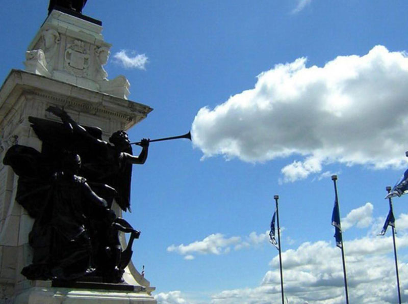 statue-cloud-perfect-timing