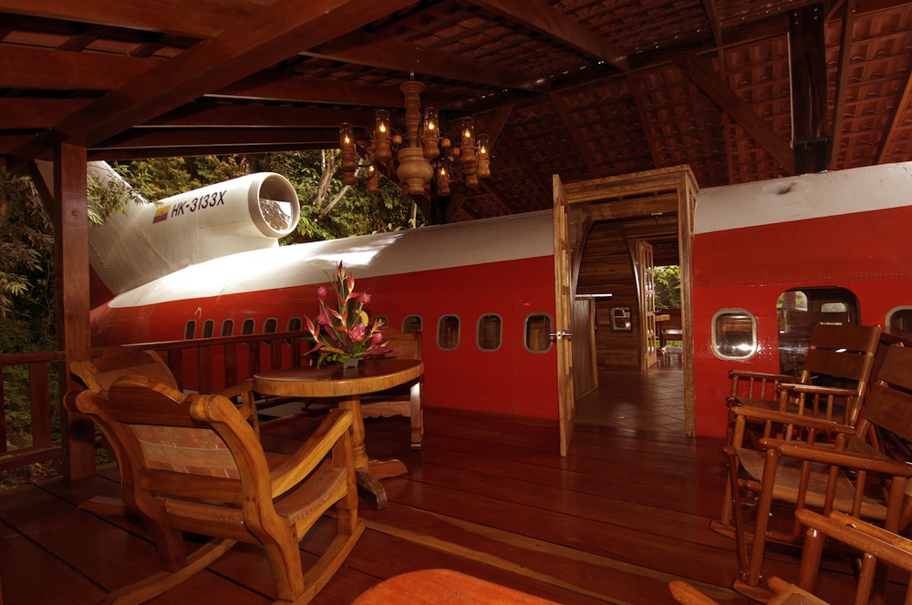 Decommissioned-Boeing-727-Airplane-Hotel-Room-in-Costa-Rica-2