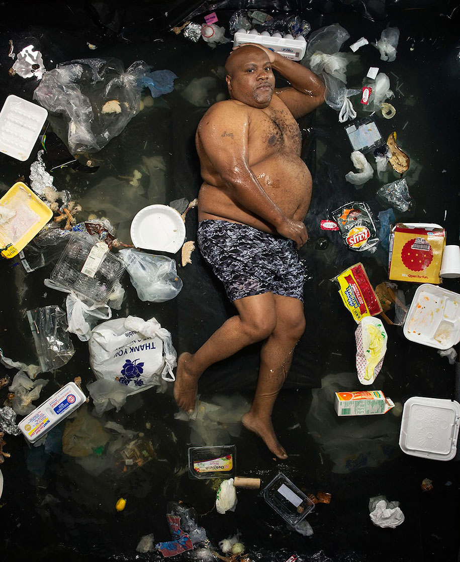 7-days-of-garbage-environmental-issues-photography-gregg-segal-1