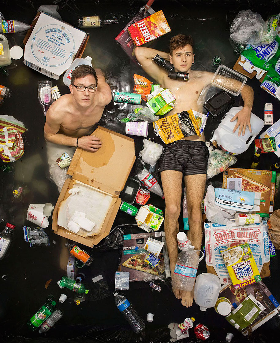 7-days-of-garbage-environmental-issues-photography-gregg-segal-4