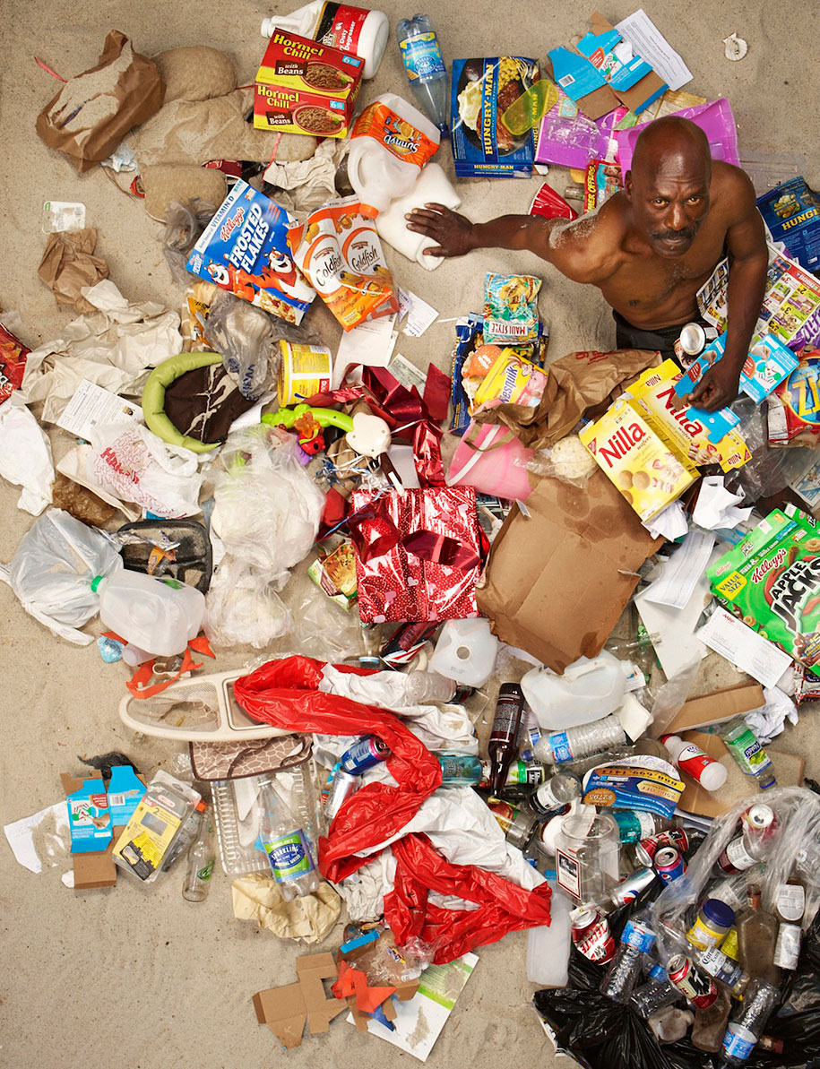 7-days-of-garbage-environmental-issues-photography-gregg-segal-5