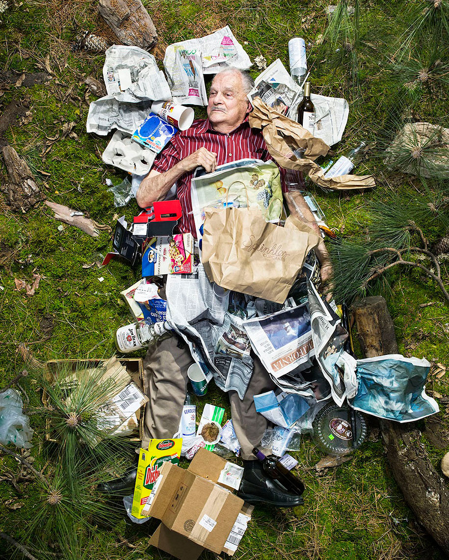 7-days-of-garbage-environmental-issues-photography-gregg-segal-6