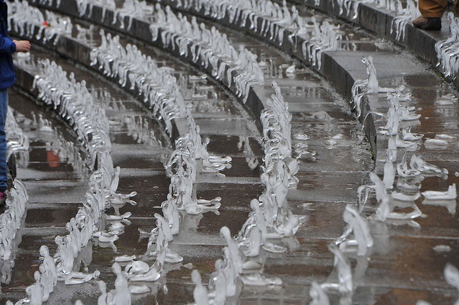 first-world-war-commemoration-ice-sculptures-birmingham-nele-azevedo-4