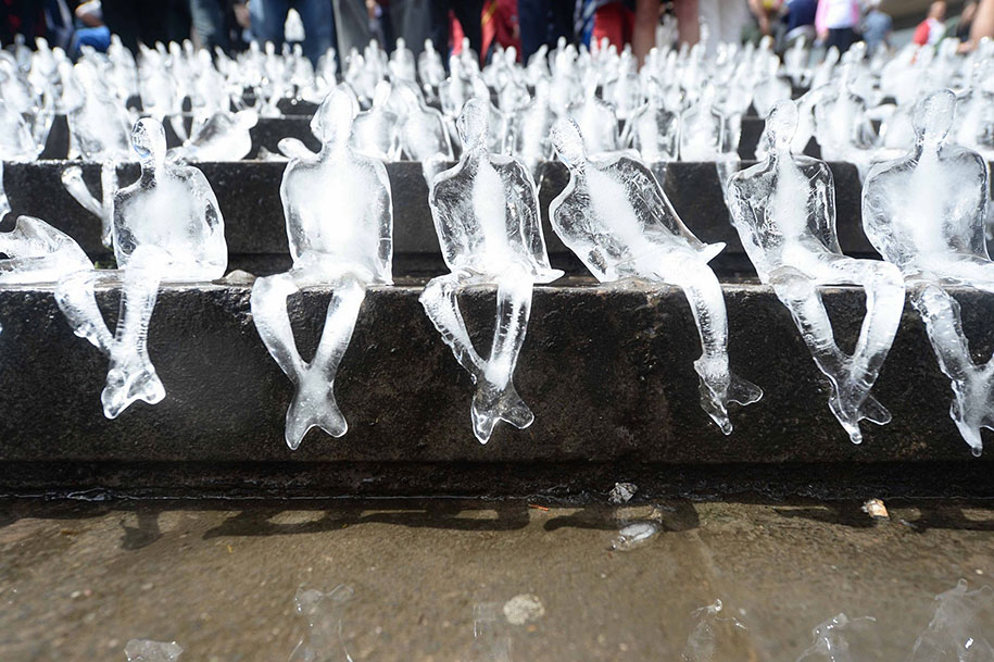 first-world-war-commemoration-ice-sculptures-birmingham-nele-azevedo-5