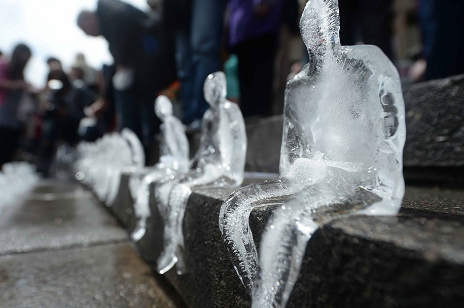 first-world-war-commemoration-ice-sculptures-birmingham-nele-azevedo-9