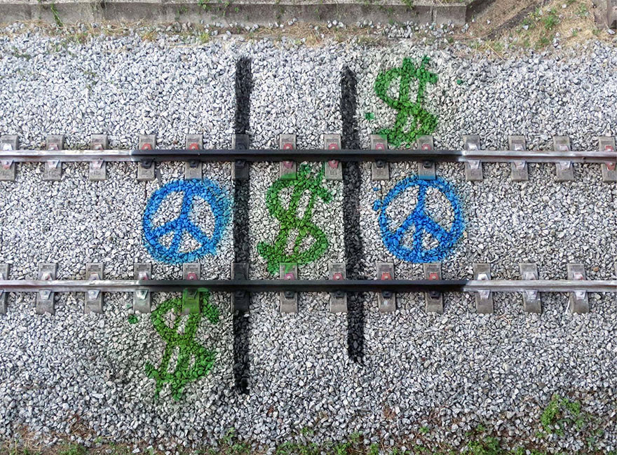 railway-train-tracks-portugal-street-art-artur-bordalo-4