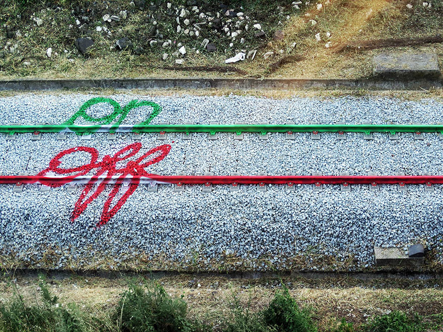 railway-train-tracks-portugal-street-art-artur-bordalo-5
