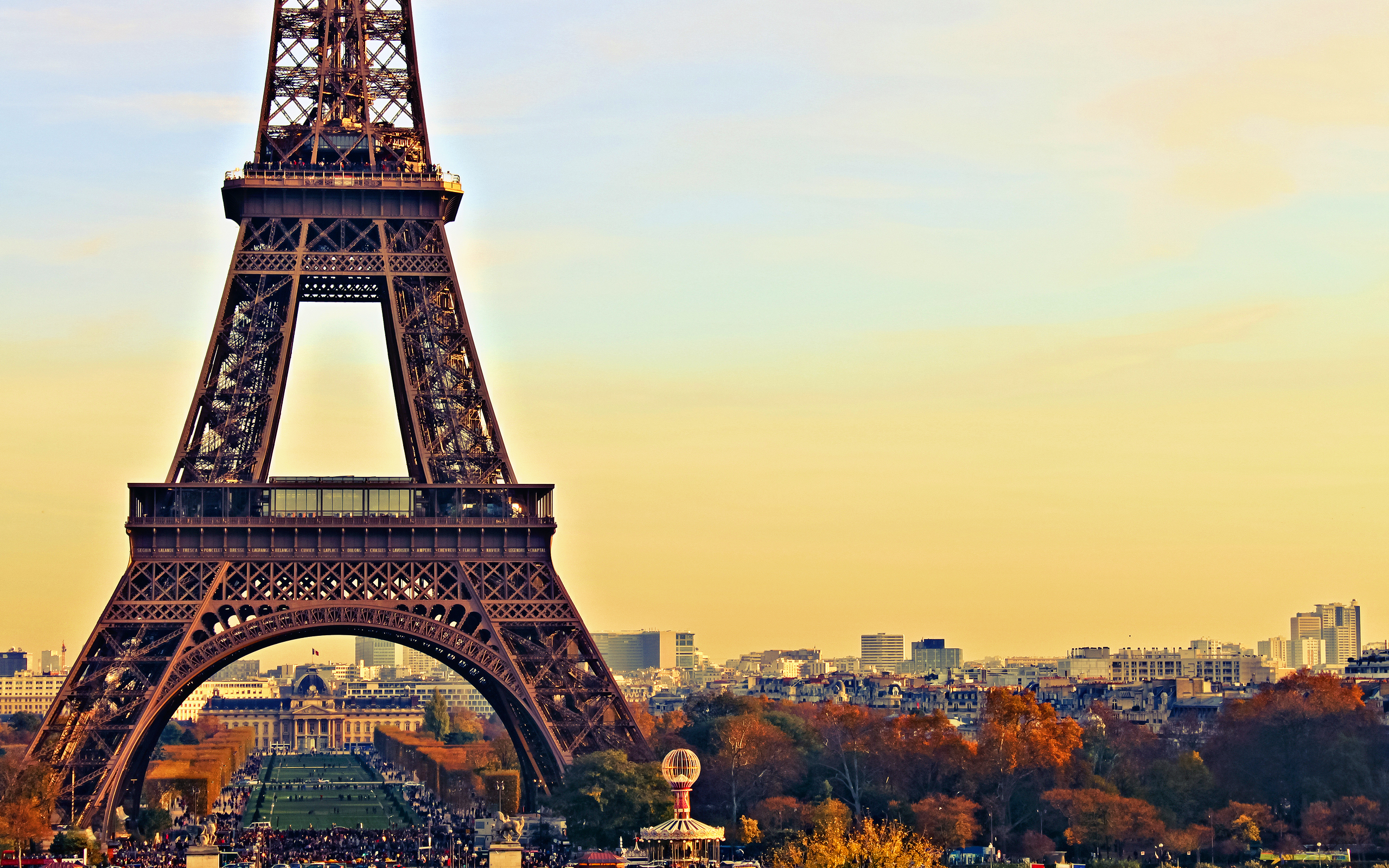 Paris-City-In-Night-Eiffel-Tower-User-3583904