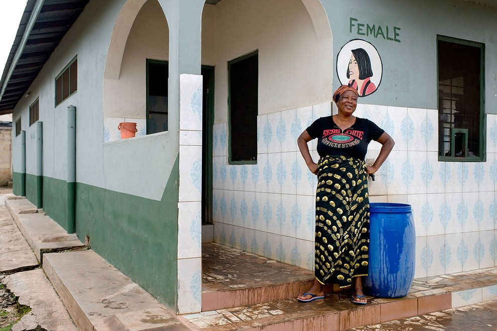 Ghana - veřejné záchody (Nyani Quarmyne)