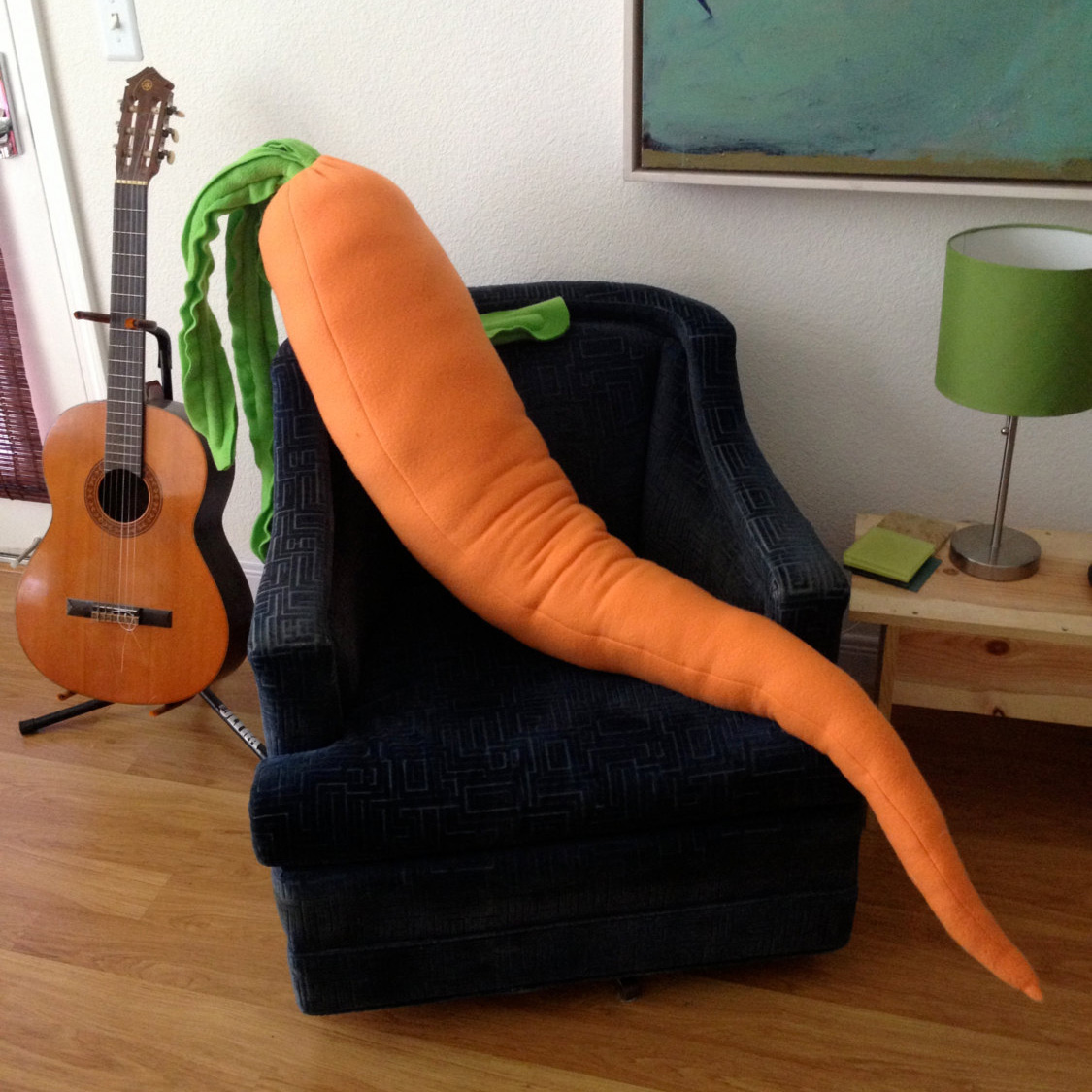 giant-carrot-body-pillow-1