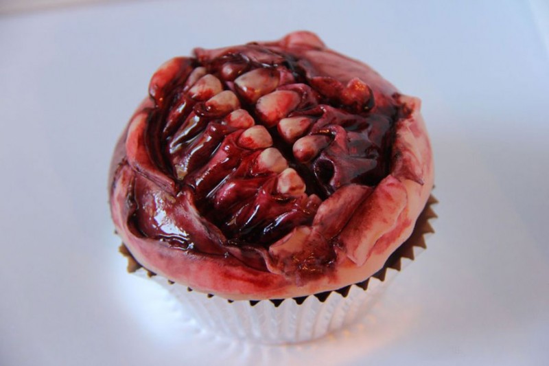 funny-halloween-pastry-zombie-mouth-muffin-cake-800x533