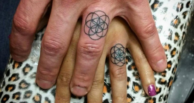 Tetování namísto snubních prstenů, wedding tattoo